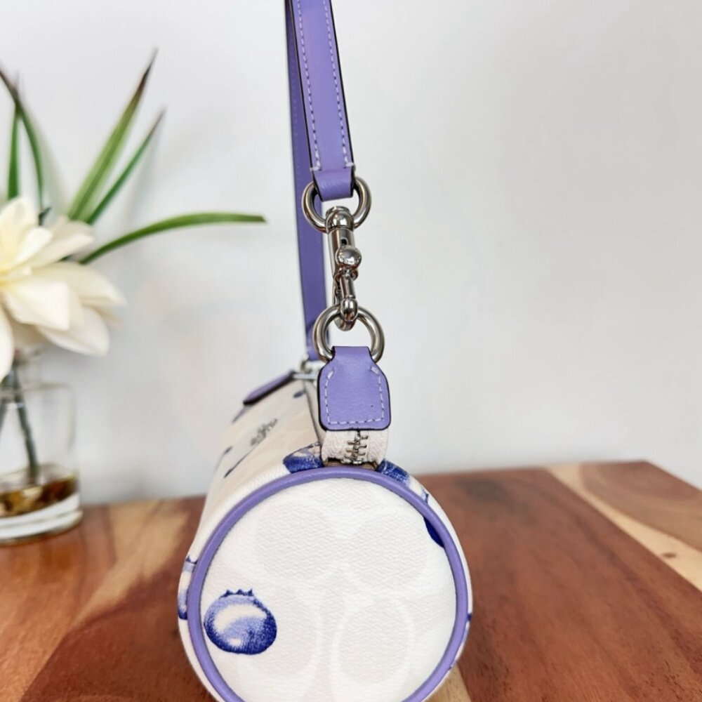 Coach CR369 Nolita Barrel Bag In Signature - Picture 4 of 8